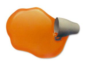 WHITE LABEL - tapis de souris liquide orange et tasse renversés  - Tapis De Souris