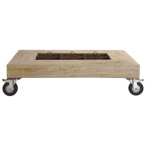  Coffee table with casters