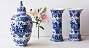 ROYAL DELFT -  - Flower Vase
