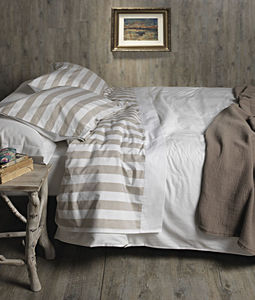 THE EMBASSY COLLECTION -  - Bed Linen Set