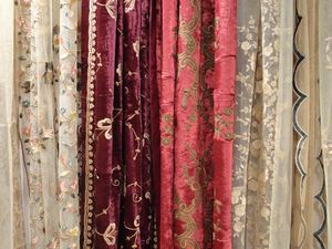 a Antiques - embroidered silk velvet curtain - Visillo
